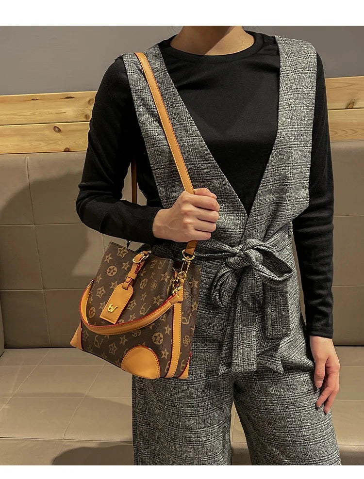 Light luxury brand handbag 2024 new autumn and winter high-end fashion designer bucket bag, single shoulder crossbody bag