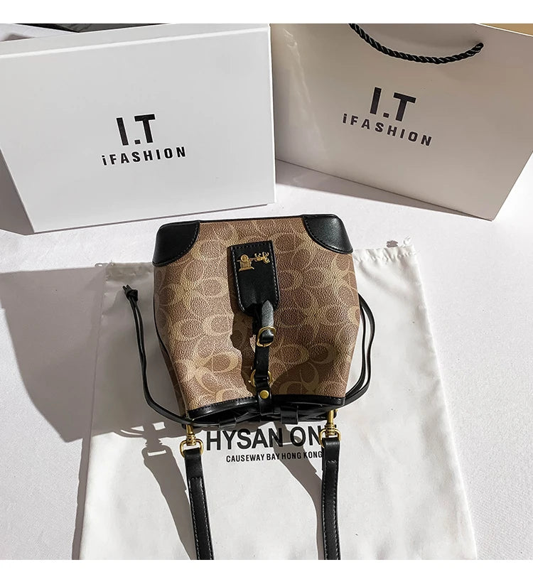 Light luxury women's handbag, retro carriage drawstring bucket bag, 2025 new style bag, high-end single shoulder crossbody bag