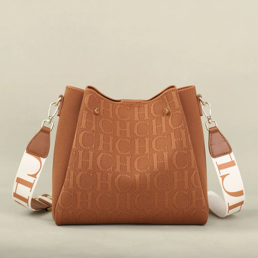 Carolina Herrera Stylish Women's Crossbody Bag Large Capacity Versatile Commuter Style Women's Flyknit Shoulder Bag