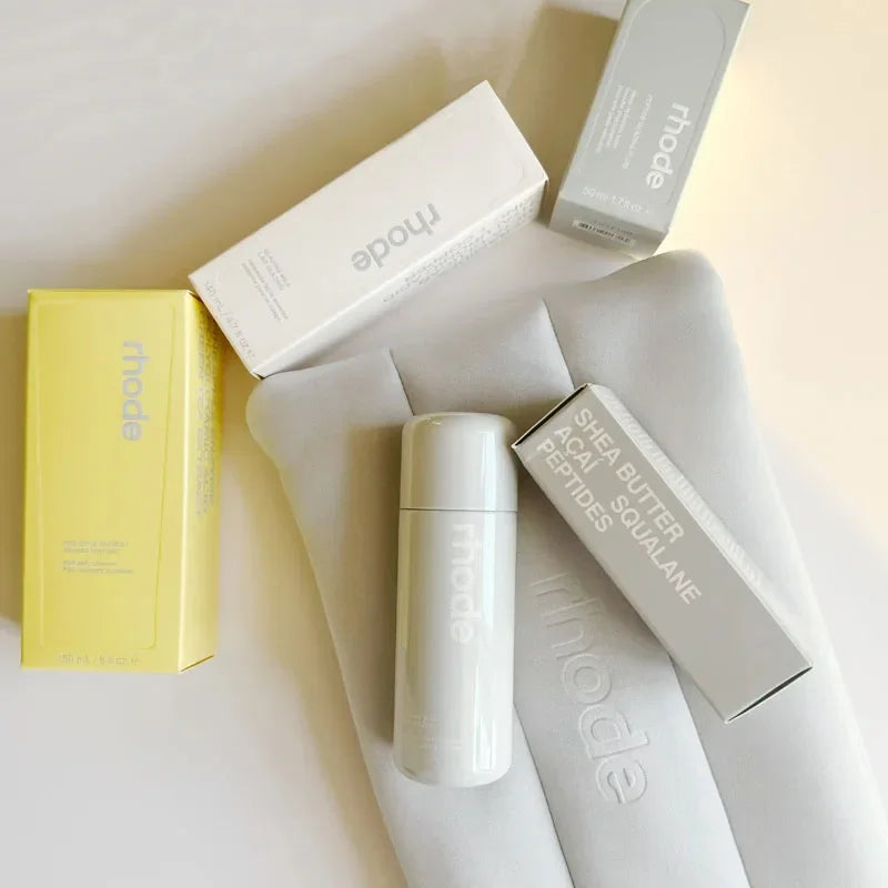 Popular Fashion Lip Gloss Lipstick Long Lasting Moisturizing Hydrating Ribbon Waterproof Powder Blusher Stick Girl Makeup