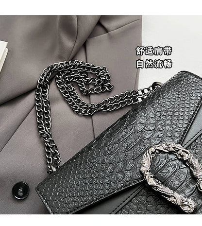 Retro Style Fashion Chain Shoulder Bag for Women Snake Pattern Crossbody Small Square Bag Trendy Accessory