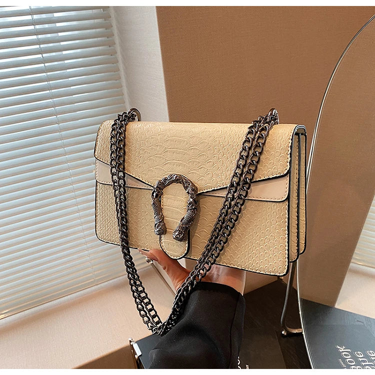 Retro Style Fashion Chain Shoulder Bag for Women Snake Pattern Crossbody Small Square Bag Trendy Accessory