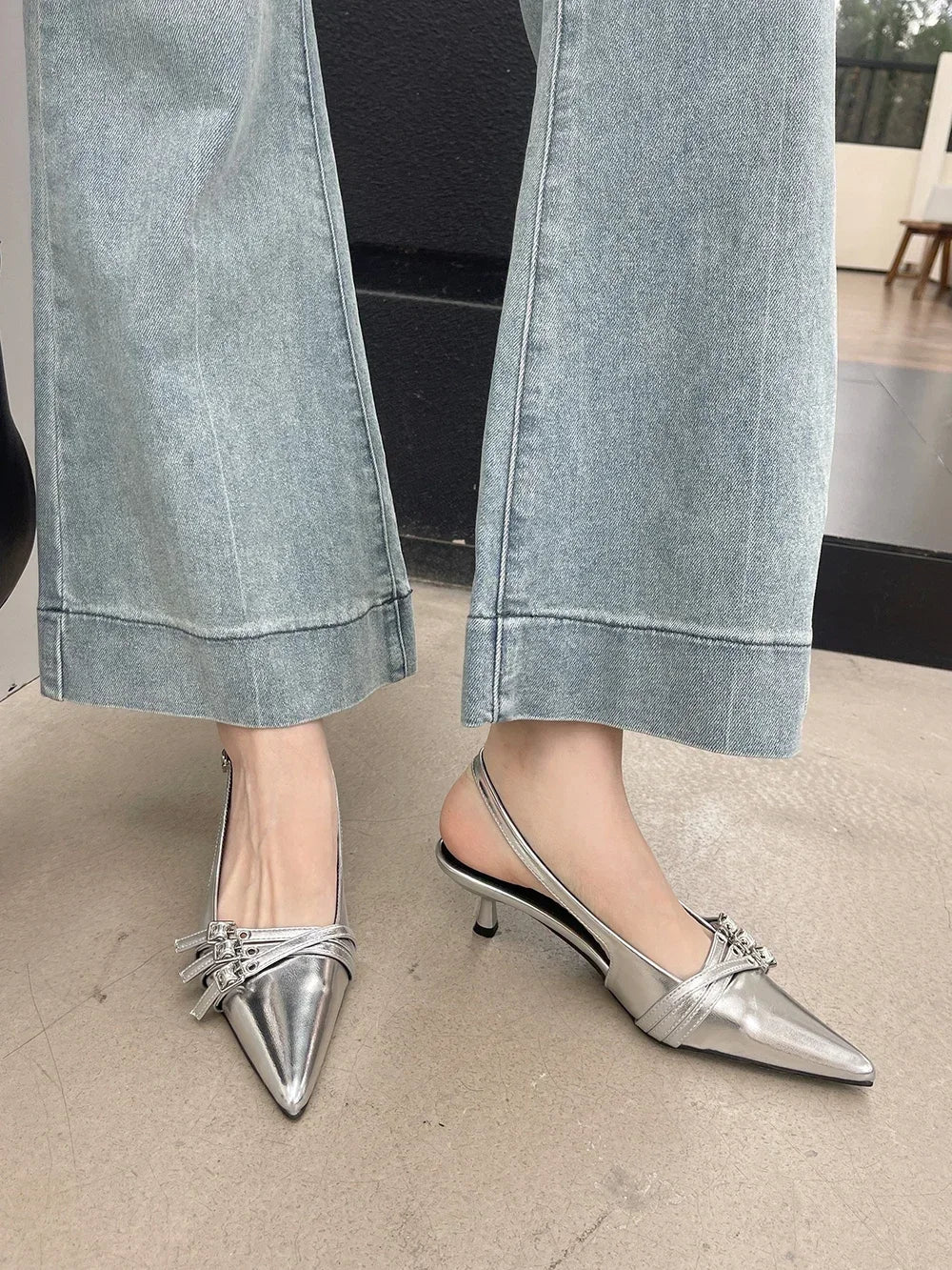 Pointed Toe Women Sandals New Arrivals Fashion Elastic Band Party Dress Shoes Woman Thin Mid Heels Red Black Silver Fashion