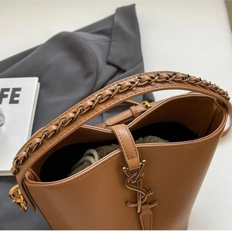 Classic old money wind bucket bag large capacity diagonal cross handbag senior sense of work commuting lazy wind women's bags