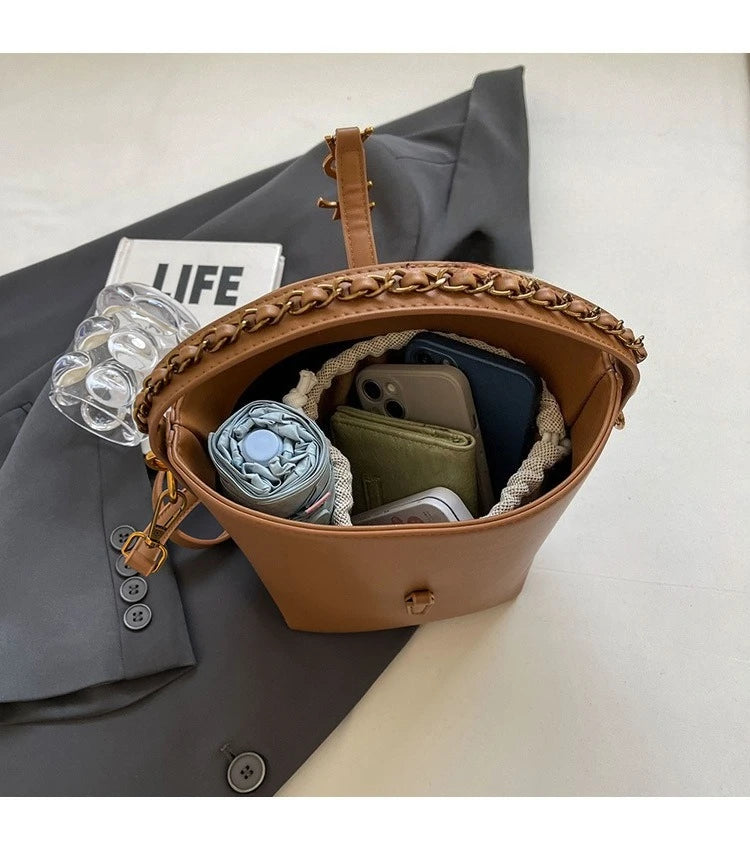 Classic old money wind bucket bag large capacity diagonal cross handbag senior sense of work commuting lazy wind women's bags