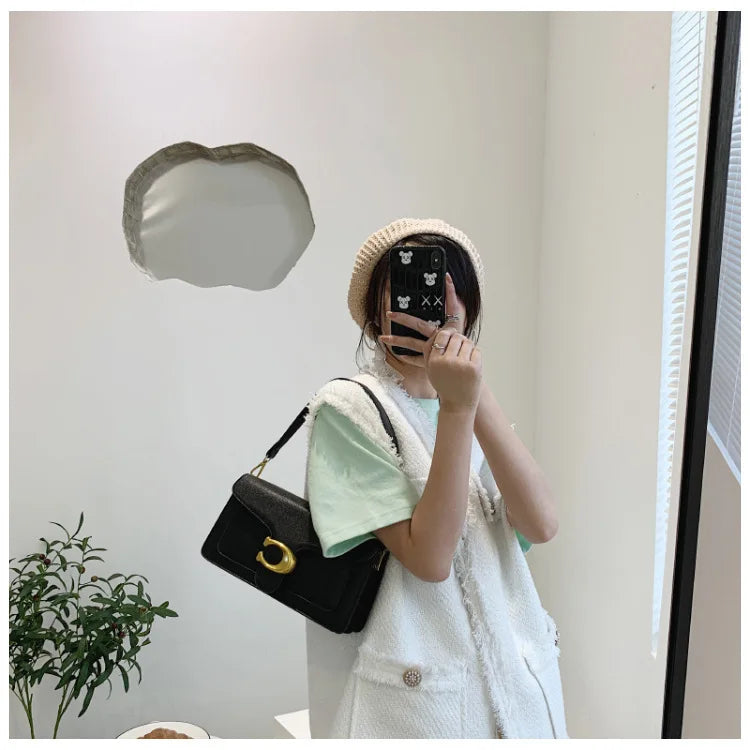2025 New Handheld Chain Crossbody Bag Versatile Fragrance Underarm Shoulder Bag