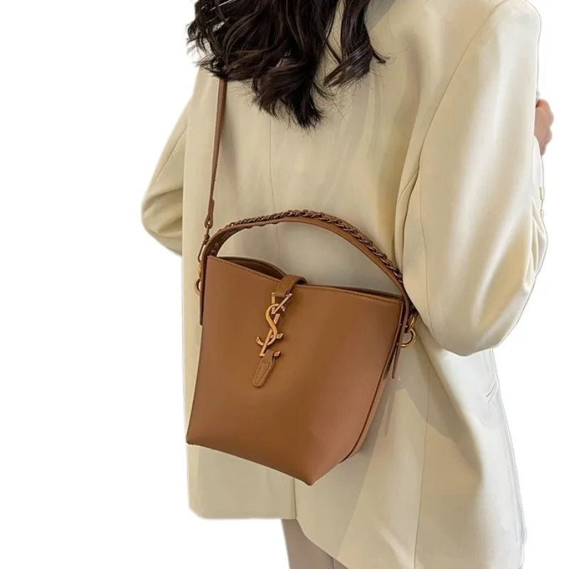 Classic old money wind bucket bag large capacity diagonal cross handbag senior sense of work commuting lazy wind women's bags