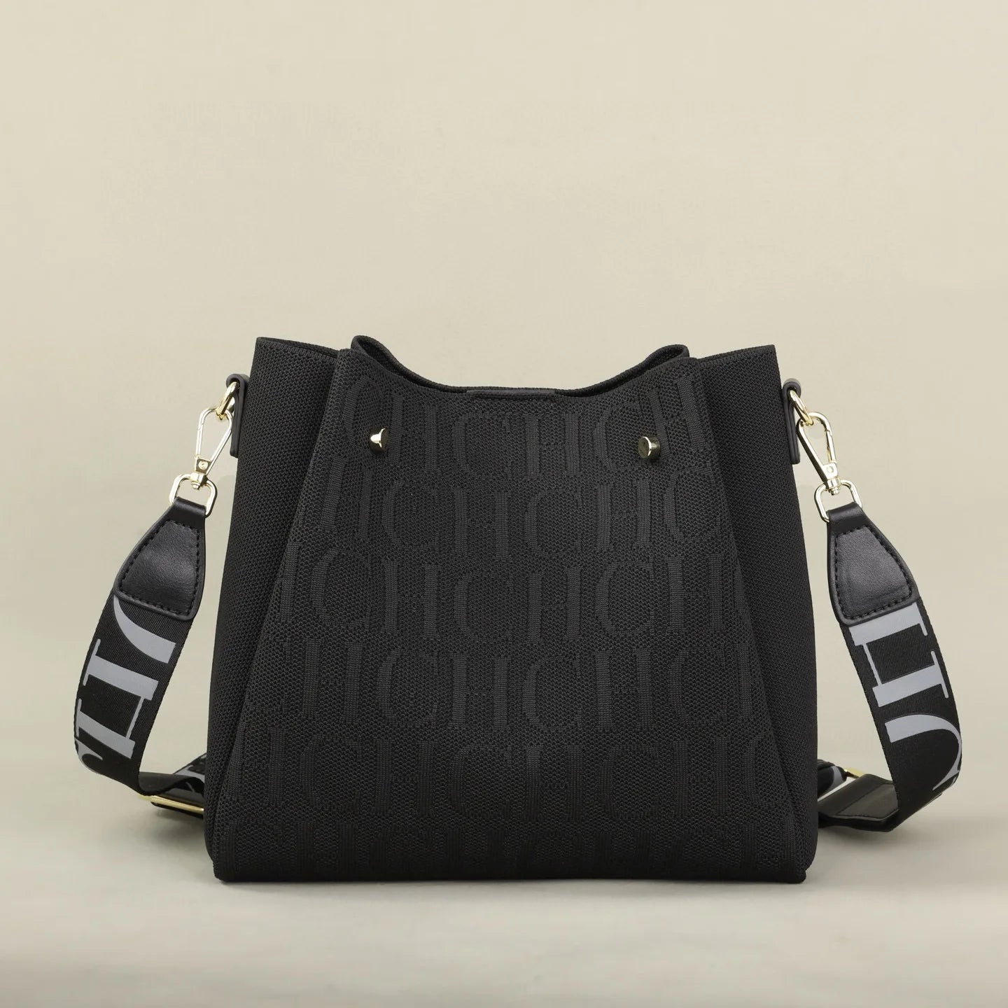 Carolina Herrera Stylish Women's Crossbody Bag Large Capacity Versatile Commuter Style Women's Flyknit Shoulder Bag