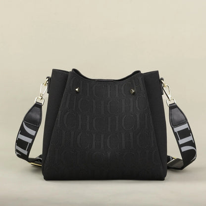 Carolina Herrera Stylish Women's Crossbody Bag Large Capacity Versatile Commuter Style Women's Flyknit Shoulder Bag