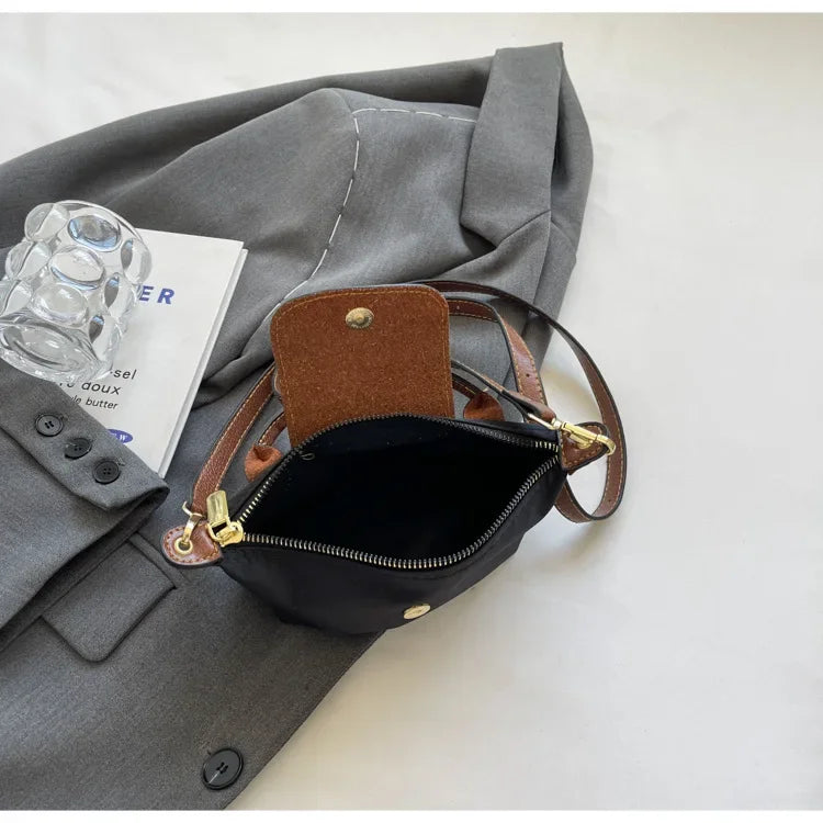 New Hot Sale Of The Season Fashionable Women's Plaid Canvas Dumpling Bag Crossbody Shoulder Bag Lightweight for Autumn Winter Ve