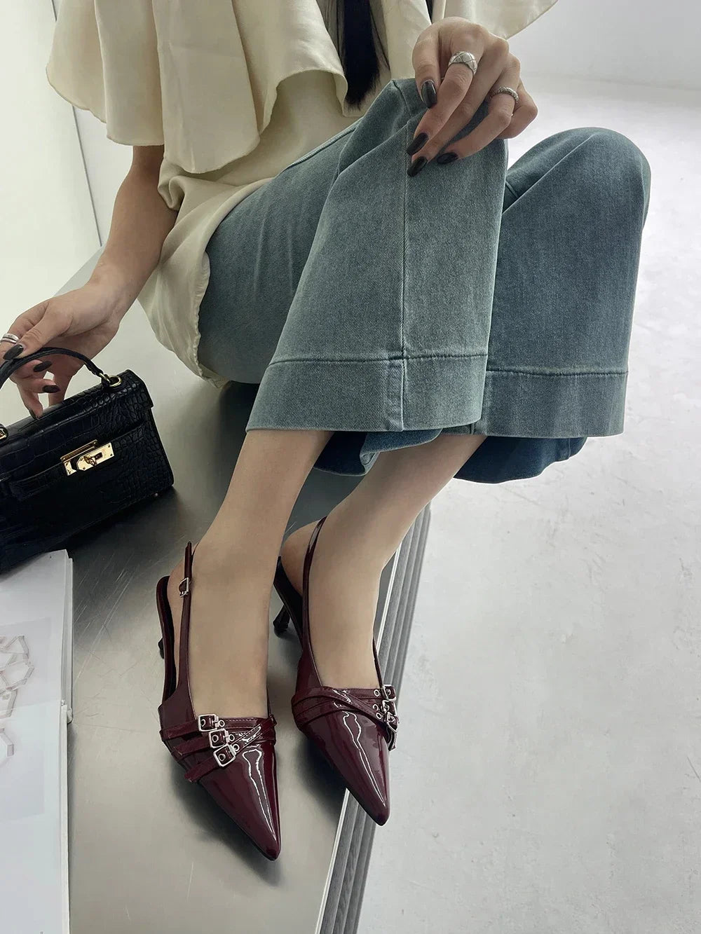 Pointed Toe Women Sandals New Arrivals Fashion Elastic Band Party Dress Shoes Woman Thin Mid Heels Red Black Silver Fashion