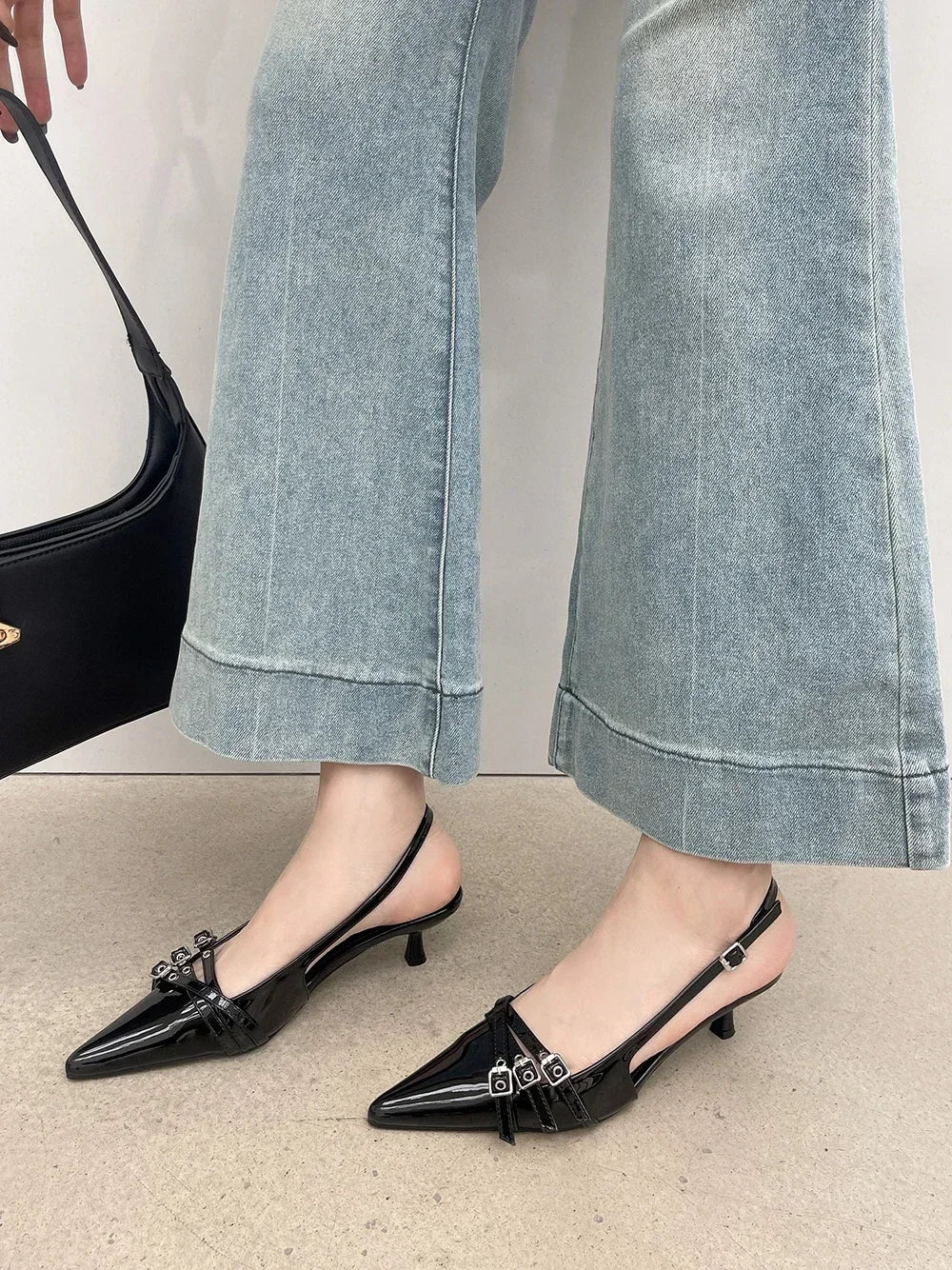 Pointed Toe Women Sandals New Arrivals Fashion Elastic Band Party Dress Shoes Woman Thin Mid Heels Red Black Silver Fashion