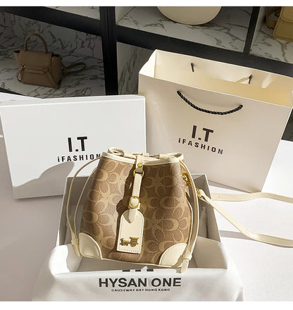 Light luxury women's handbag, retro carriage drawstring bucket bag, 2025 new style bag, high-end single shoulder crossbody bag