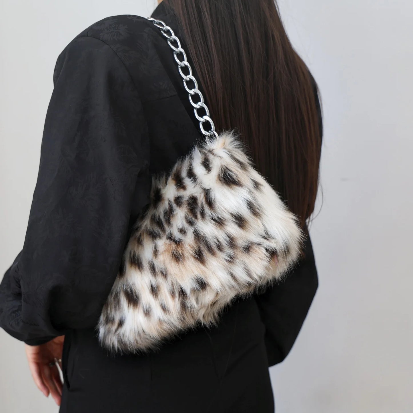 New Faux Fur Leopard Shoulder Bag Women's Autumn Winter Chain Handbags Ladies Leopard Print Clutch Purses Fluffy Top Handle Bags