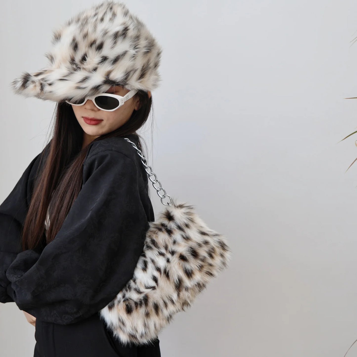 New Faux Fur Leopard Shoulder Bag Women's Autumn Winter Chain Handbags Ladies Leopard Print Clutch Purses Fluffy Top Handle Bags