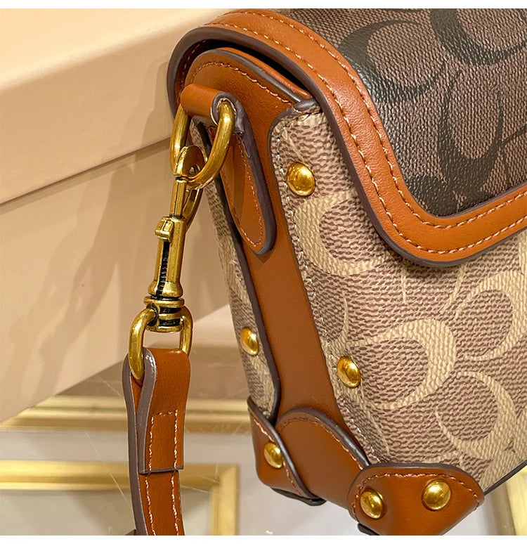 New minimalist and fashionable small handbag, contrasting color women's bag, high-end carriage crossbody bag, portable box bag