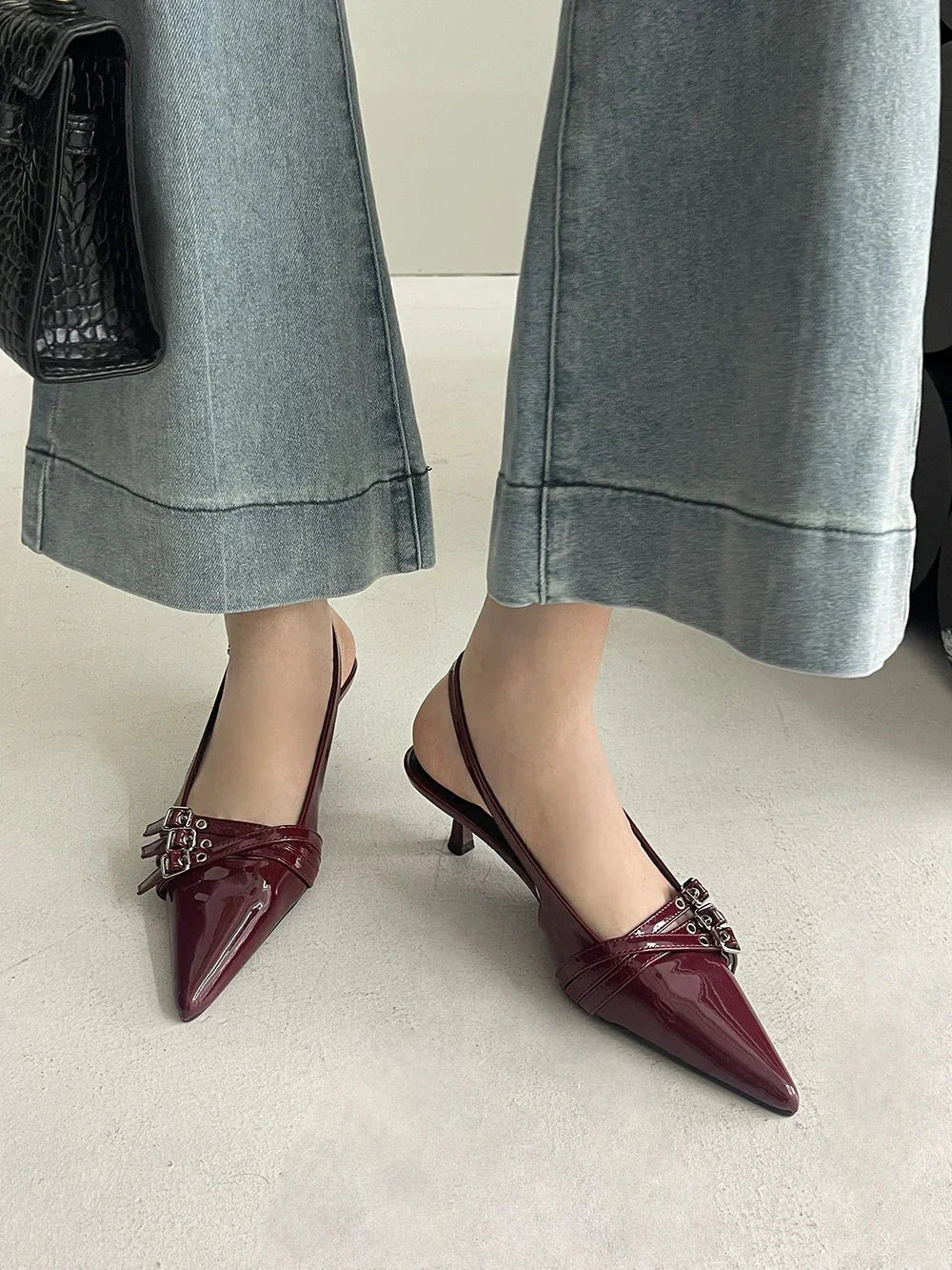 Pointed Toe Women Sandals New Arrivals Fashion Elastic Band Party Dress Shoes Woman Thin Mid Heels Red Black Silver Fashion
