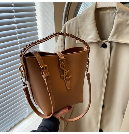 Classic old money wind bucket bag large capacity diagonal cross handbag senior sense of work commuting lazy wind women's bags
